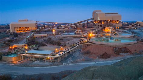 South African Mines Drag Down De Beers First Quarter Output