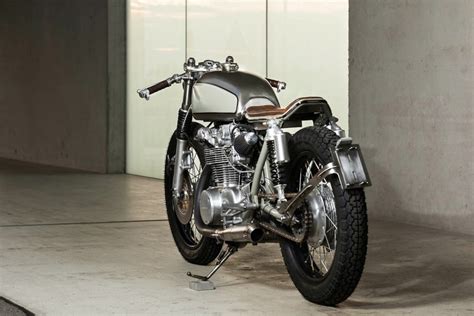 It has 13k miles, and almost all of the work was done by triborough motorcycles. Custom 1972 Honda CB450 K5 Cafe Racer | Mannenstyle.nl