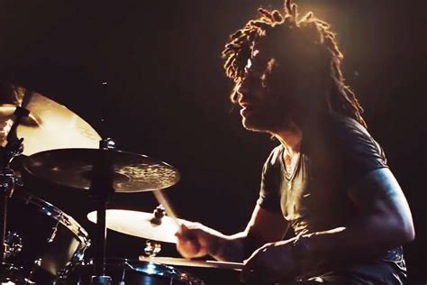 Watch Lenny Kravitzs Back To Basics Rock In New Low Video Rolling