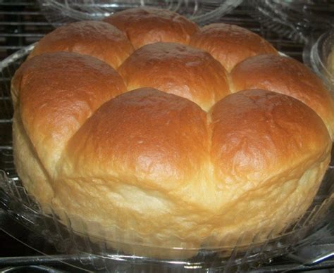 Produk utama yang dihasilkan dan di pasarkan ialah 'roti naik tok ayah'. SAL HOMEMADE: Roti Naik..