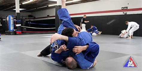 Along with this, it teaches takedowns, takedown defense, ground control and especially submissions. Brazilian Jiu Jitsu | Universal MMA