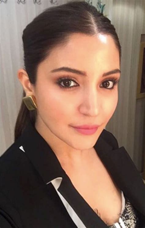 Poreless Skin Most Beautiful Bollywood Actress Bollywood Actress Hot