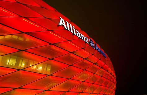 Allianz arena is a football stadium in munich, bavaria, germany with a 70,000 seating capacity for international matches and 75,000 for domestic matches. Стадион «Альянц Арена» - уникальный спортивный комплекс в ...