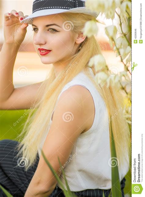 Outdoor Summer Portrait Stock Photo Image Of Lady Green 42260646