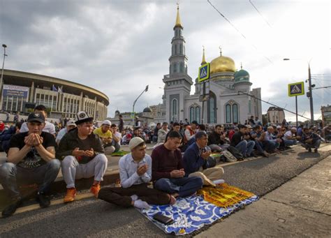 Eid Al Adha In Photos Muslims Celebrate Around The World As Pilgrims