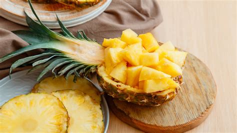 The Ridiculously Simple Hack For Juicy Pineapple Every Time