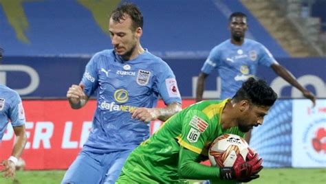 Isl Resilient Hyderabad Hold League Leaders Mumbai City Fc To