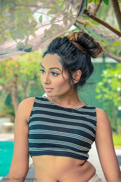 Sri Lankan And Worldwide Hot Models Actresses Riset
