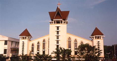 Profil Gereja Katolik Paroki Santa Maria Tak Bercela Ngagel Surabaya