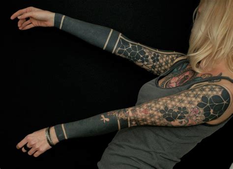 Tangan adalah salah satu bagian favorit untuk kanvas tato. Gambar Tato Tribal Di Pergelangan Tangan - Gambar Hitam HD