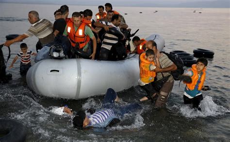 Migrant Chaos In Greece Greece Pictures Syrian Refugees Dinghy Strasbourg