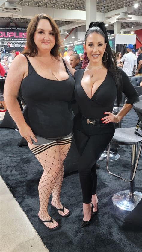 TW Pornstars Danica Danali Twitter Finally Got A Pic With This Beauty At Exxxotica So