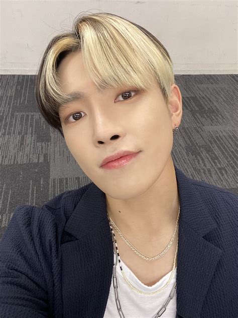 ATEEZ Updates on Twitter TRANS HONGJOONG Everyday thank you so much ATEEZ 에이티즈