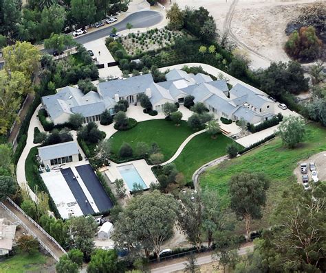 Kim Kardashian Keeping Hidden Hills Home In Kanye West Divorce