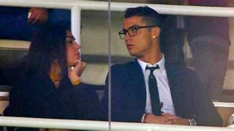 Cristiano Ronaldo Lleva A Su Nueva Novia Al Bernabéu