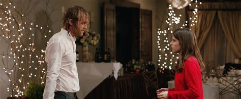 Anna Kendrick And Wyatt Russell In Table 19 12 Table 19 Movie Anna Kendrick Table 19