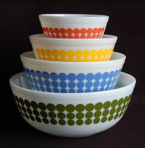 PYREX Nested Mixing Bowls Vintage NEW DOTS 401 402 403 404