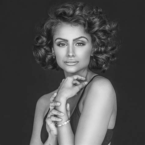 Iranian women are the most beautiful because of their dark hair, blue eyes, fair skin, and exotic body, making them the sexiest and hottest women on the planet. Pin by Simone on Nazanin Mandi | Hairdos for short hair ...
