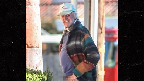 Gary Busey Pulls Pants Down Exposes Penis To Urinate In Public
