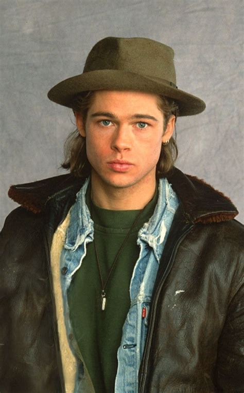 Pin De Bella13 En Young Brad Pitt Chicos Famosos Brad Pitt Moda De