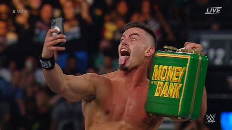 Surprise Winner Of The Mens Mitb Ladder Match At Wwe Money In The Bank