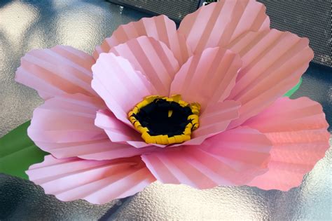 These materials commonly include silk, rayon, and cotton. Grace Designs: Giant Paper Flowers