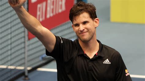 Dominic thiem will be travelling to barcelona for a specialist's opinion after injuring his right wrist at the mallorca championships, the player announced on social media on wednesday. Dominic Thiem: Wer ist der Tennis-Profi, der Lili Paul ...