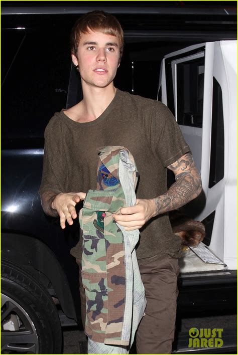 justin bieber asks paparazzi why you got to yell at me photo 3825804 justin bieber photos