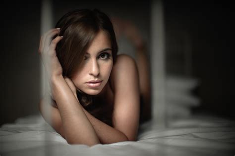 Women Model Brunette Brown Eyes In Bed Hd Wallpapers Desktop And Mobile Images Photos