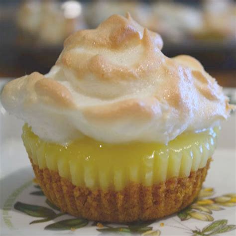 Lemon Meringue Mini Pies Mini Pies Meringue Pie Recipes Mini Desserts