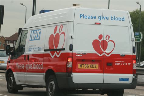 Nhs Blood Service Ford Transit Blood Van Mt56 Kdz Flickr