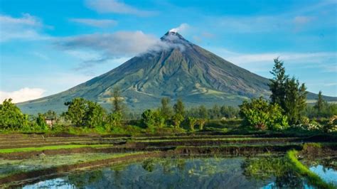 Mayon Volcano And Its Perfect Cone Travel To The Philippines