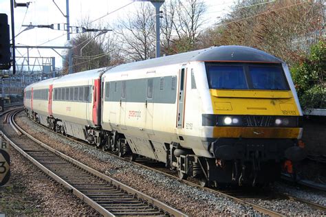 82152 Abellio Greater Anglia Class 82 Dvt 82152 Passes Man Flickr