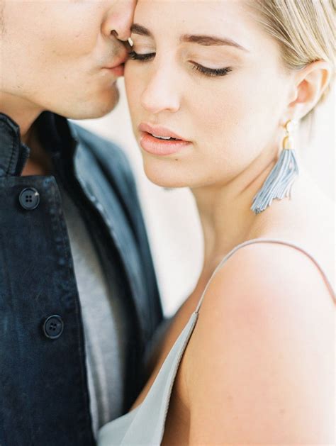 Lauren And Colins Modern And Sleek Engagement Session By Sally Pinera