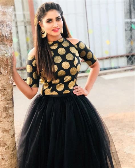 Check out the latest pictures, photos and images of shivani pandya. Indian Actresses and Models : Shivani Narayanan Images