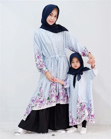 • 85 просмотров 3 месяца назад. 26 Setelen Model Gamis Couple Ibu dan Anak Modis - HijabTuts