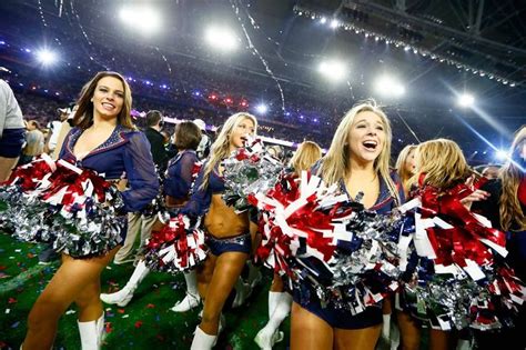 Super Bowl Xlix Cheerleaders New England Patriots Cheerleaders