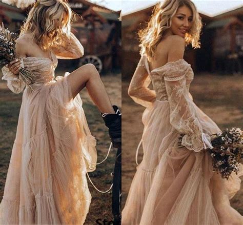 Pin By Joyce Zague On Renovação De Votos Boho Chic Wedding Dress Western Wedding Dresses
