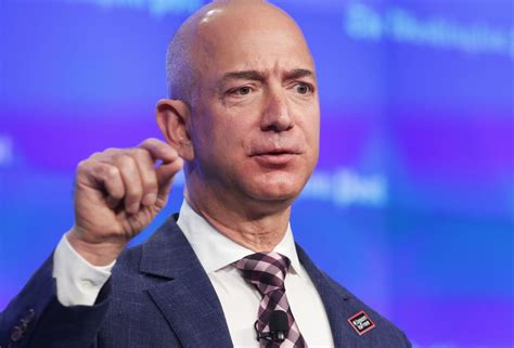 One of the famous american technology entrepreneurs, an investor is named as jeff bezos. Jeff Bezos finds a masterful lesson in a story about doing a handstand