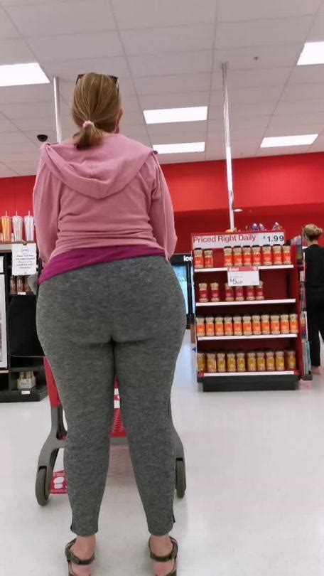 I Love Pawg Butts Iam Years Old I Love Moms On Tumblr My Moms Big Pawg Ass