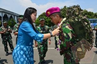 Ibu Asuh Taruna Aal Sambut Kedatangan Taruna Dikko Website Tentara Nasional Indonesia