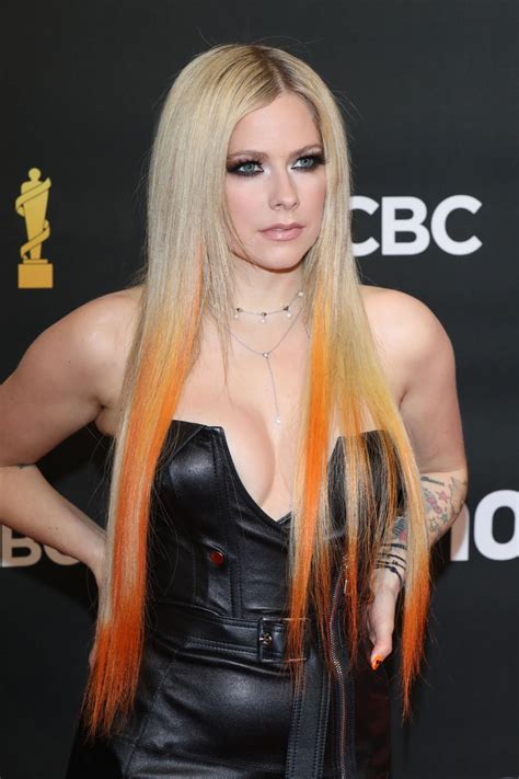 Avril Lavigne R Topdailycelebs