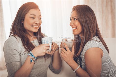 Dos Parejas De Jovenes Lesbianas Telegraph
