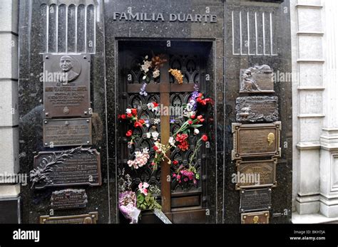 La Tumba De Evita Perón En El Cementerio De La Recoleta En Buenos Aires