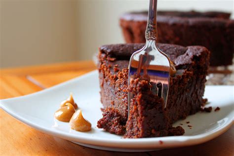 Fudgy Chocolate Torte (Gluten-Free, Vegan, Refined Sugar Free and Easy!) | Nutritionicity