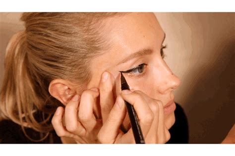 The Trick To Getting The Perfect Cat Eye