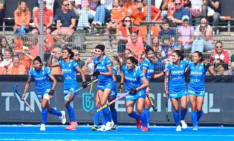 Indian Womens Hockey Team Loses 2 3 To China