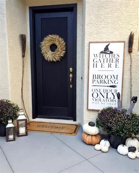 20 Cozy Outdoor Decor Ideas For Fall Front Porches The Unlikely Hostess