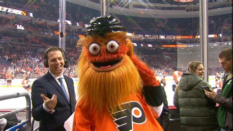 Gritty Crashes Kings Pregame To Cover Broadcasters In Silly String
