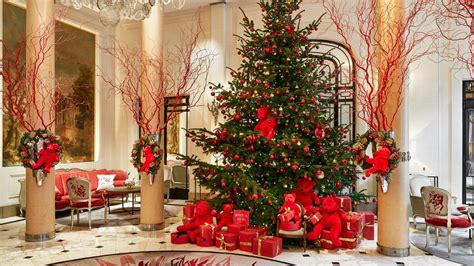 Best Christmas Decorations At The Most Luxurious Hotels Of The World